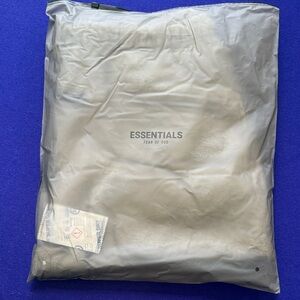 Essentials Fear of God Dark Oatmeal Shorts (XL)